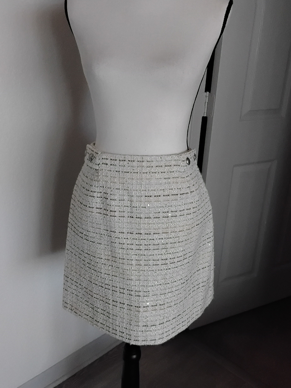 BCBG Ivory Tweed Mini Skirt with Metallic Thread Detail
